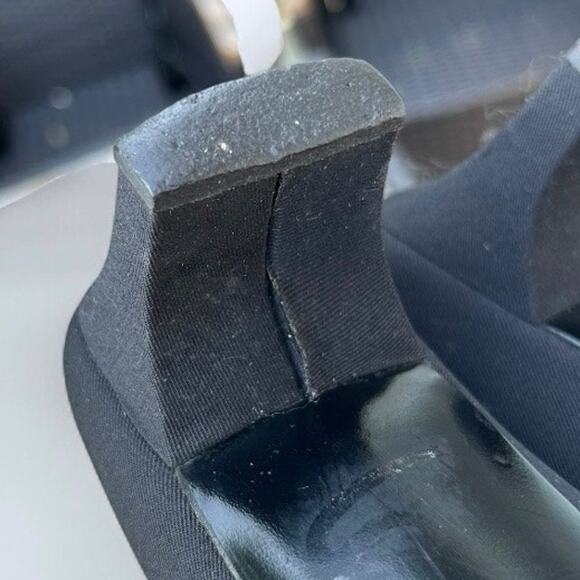 Salvatore Ferragamo Women's Black Low Heel Buckle Accent Pumps size 8 2A - Picture 11 of 11